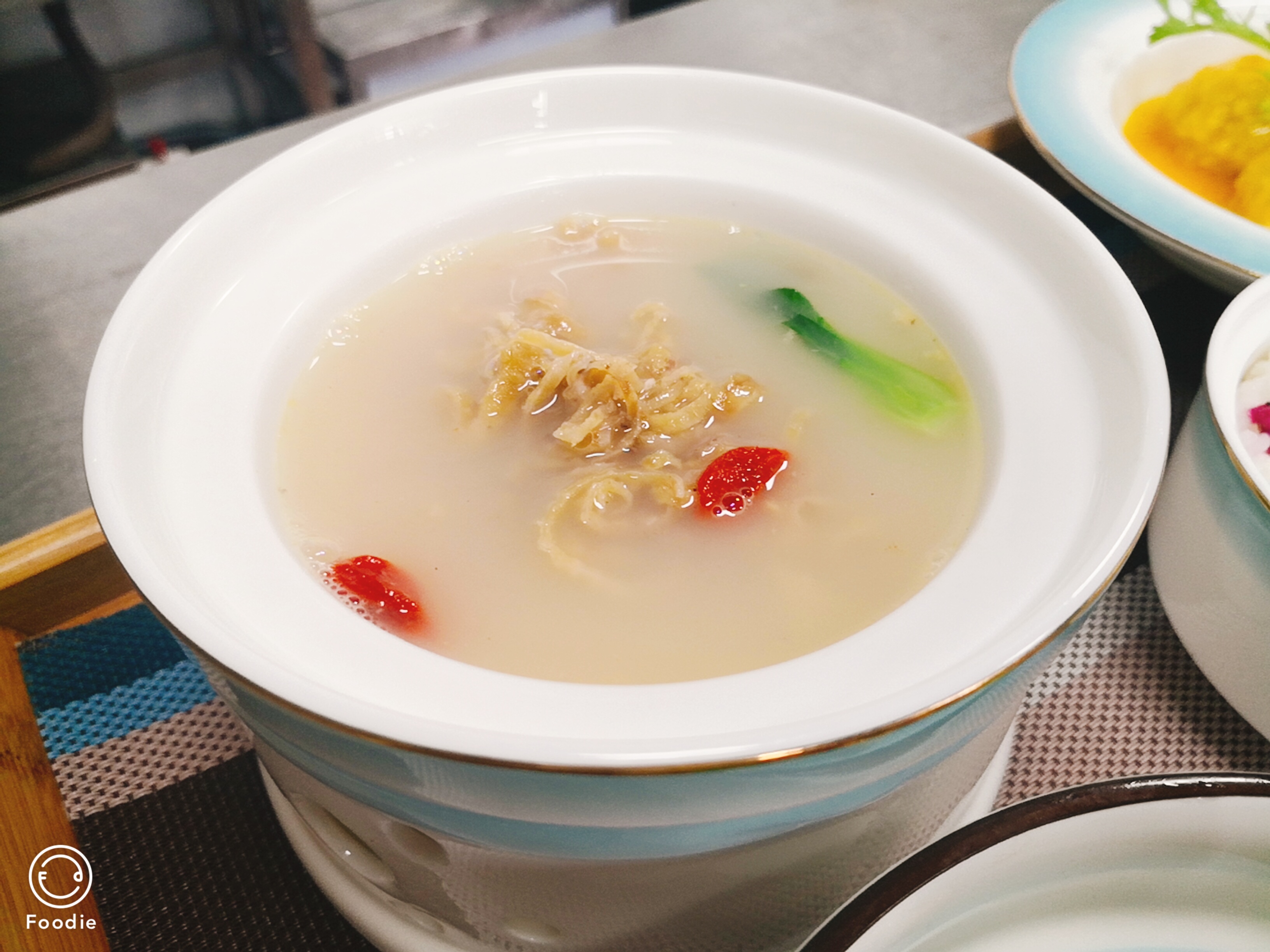 傳承||藥食同源——楊飛老師養(yǎng)生藥膳花膠茯苓雞湯