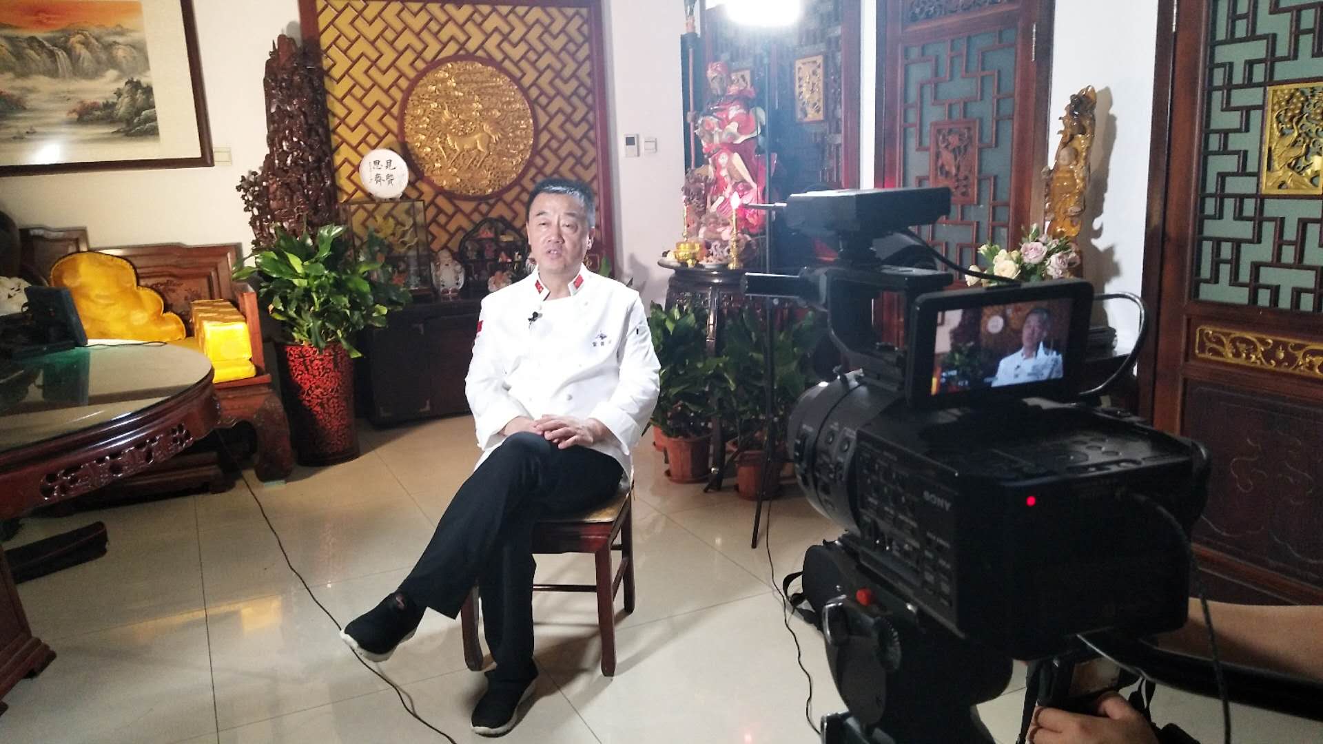 《傳承》欄目紀(jì)錄片“舌尖上的傳承”——薪火傳桃李——屈浩